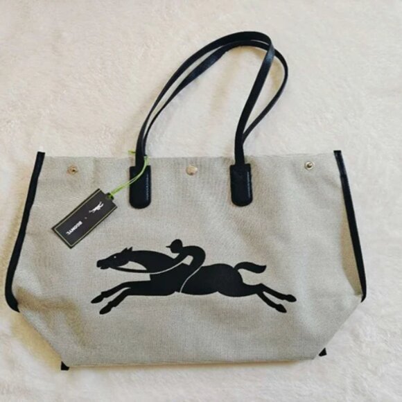 New LongChamp Essential L Tote bag Ecru Canvas - Picture 8 of 12